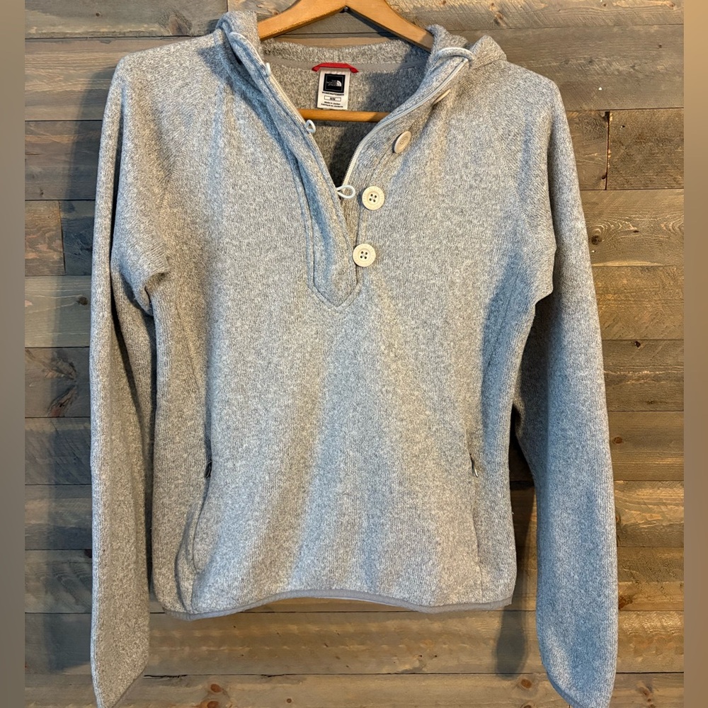 GENTLY WORN - North Face 1/4 zip sweater with hood and pockets.   Lt. gray - med